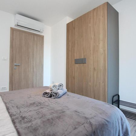 Apartments Katarina 로비니 외부 사진