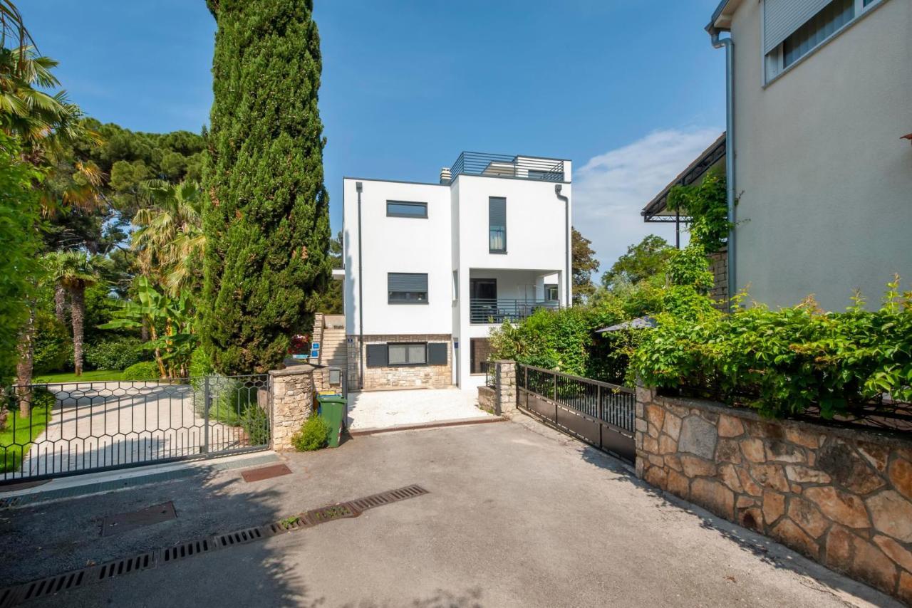 Apartments Katarina 로비니 외부 사진