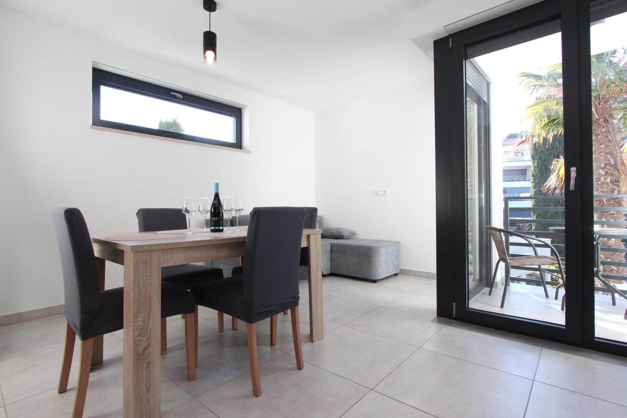 Apartments Katarina 로비니 외부 사진