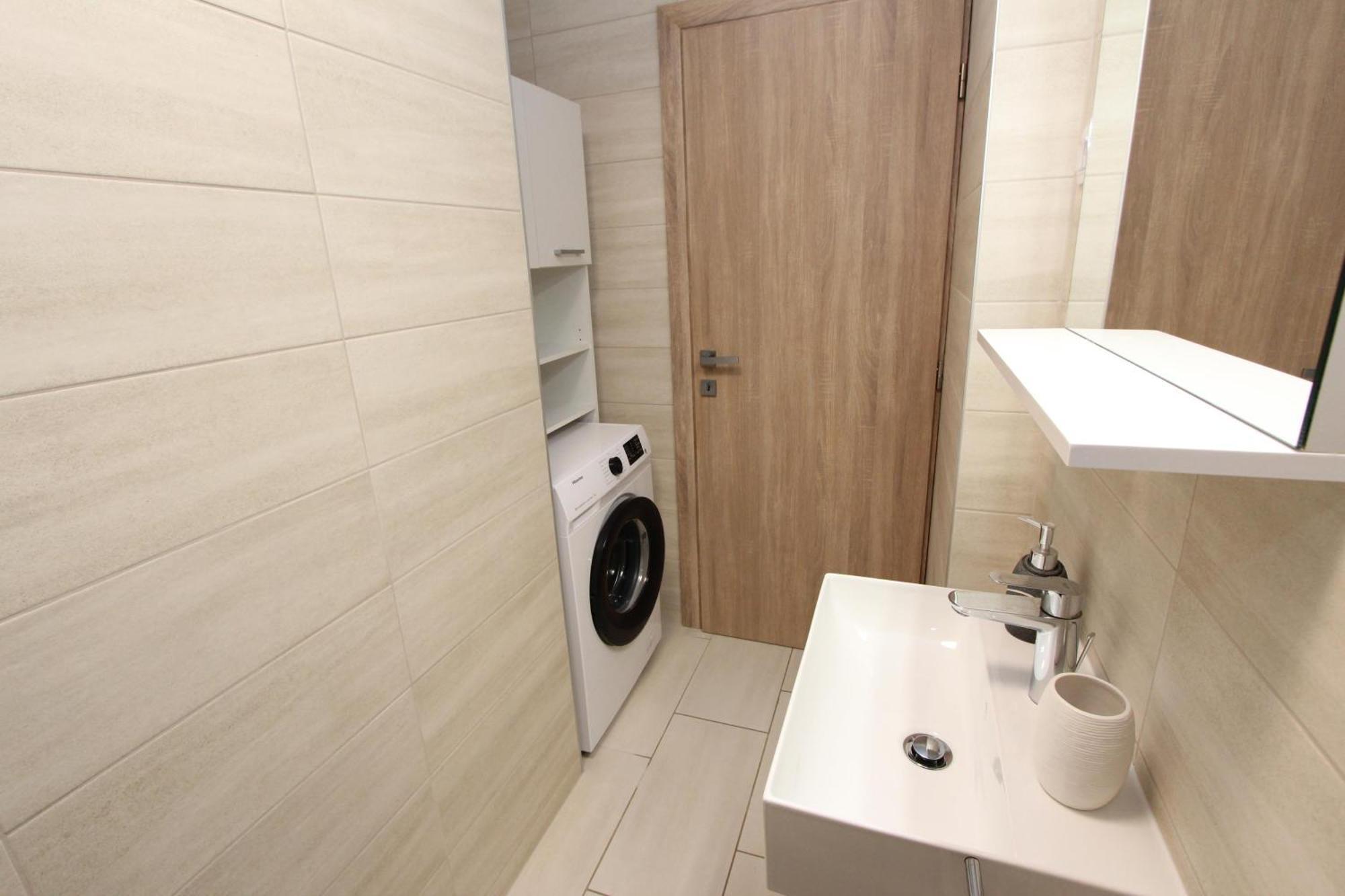 Apartments Katarina 로비니 외부 사진